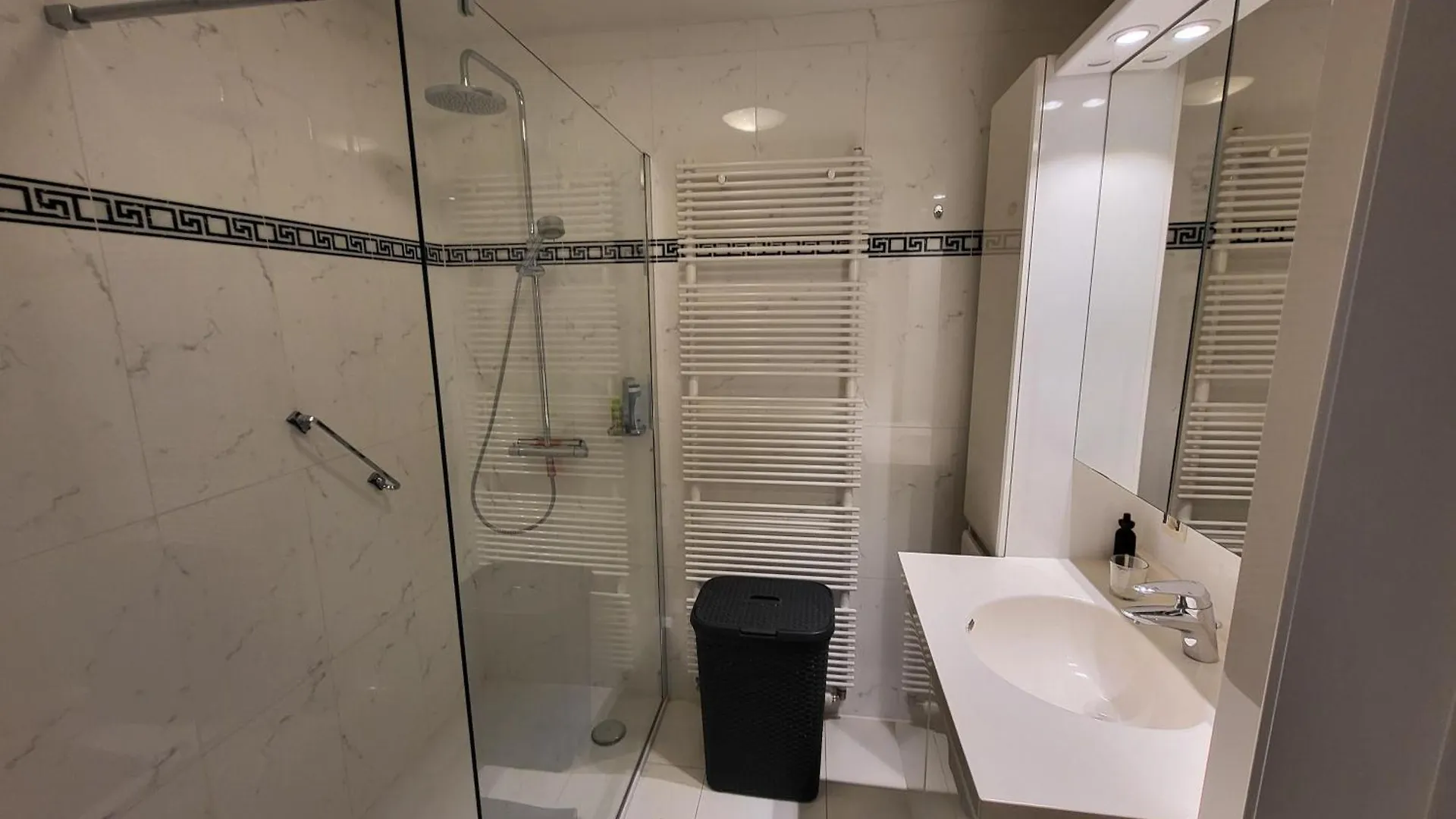 Spacious Apartment With Large Terrace & Parking In Oostende