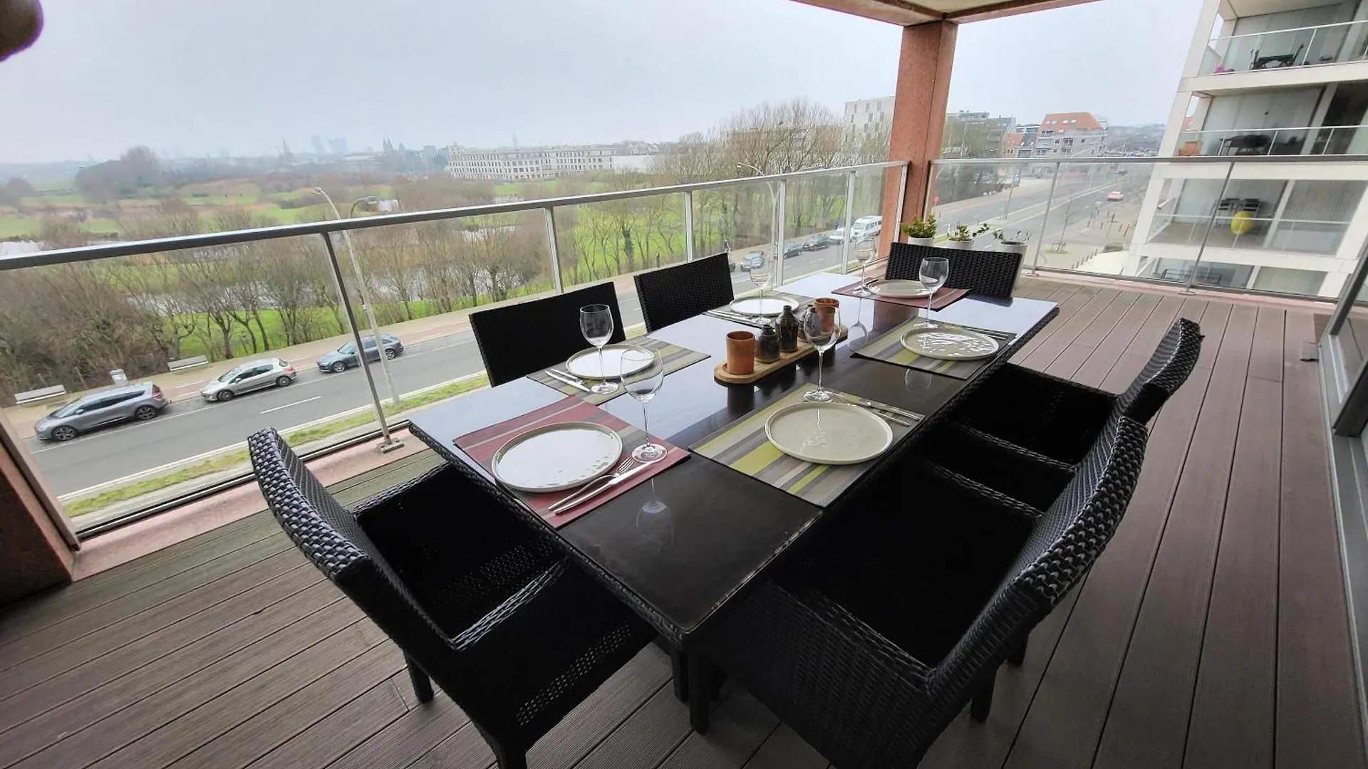 Spacious Apartment With Large Terrace & Parking In Oostende