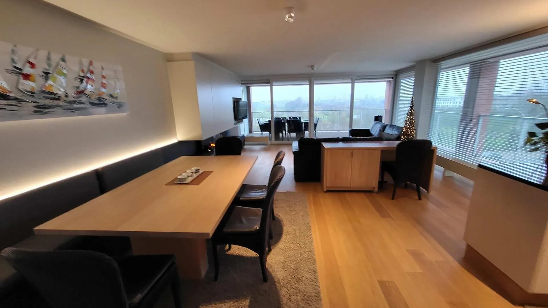 Spacious Apartment With Large Terrace & Parking In Ostend