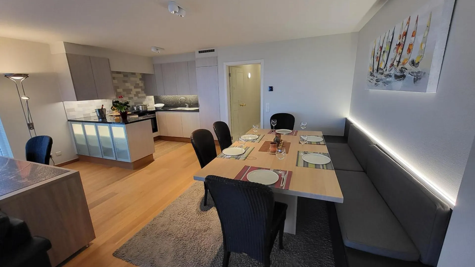 Spacious Apartment With Large Terrace & Parking In Ostend